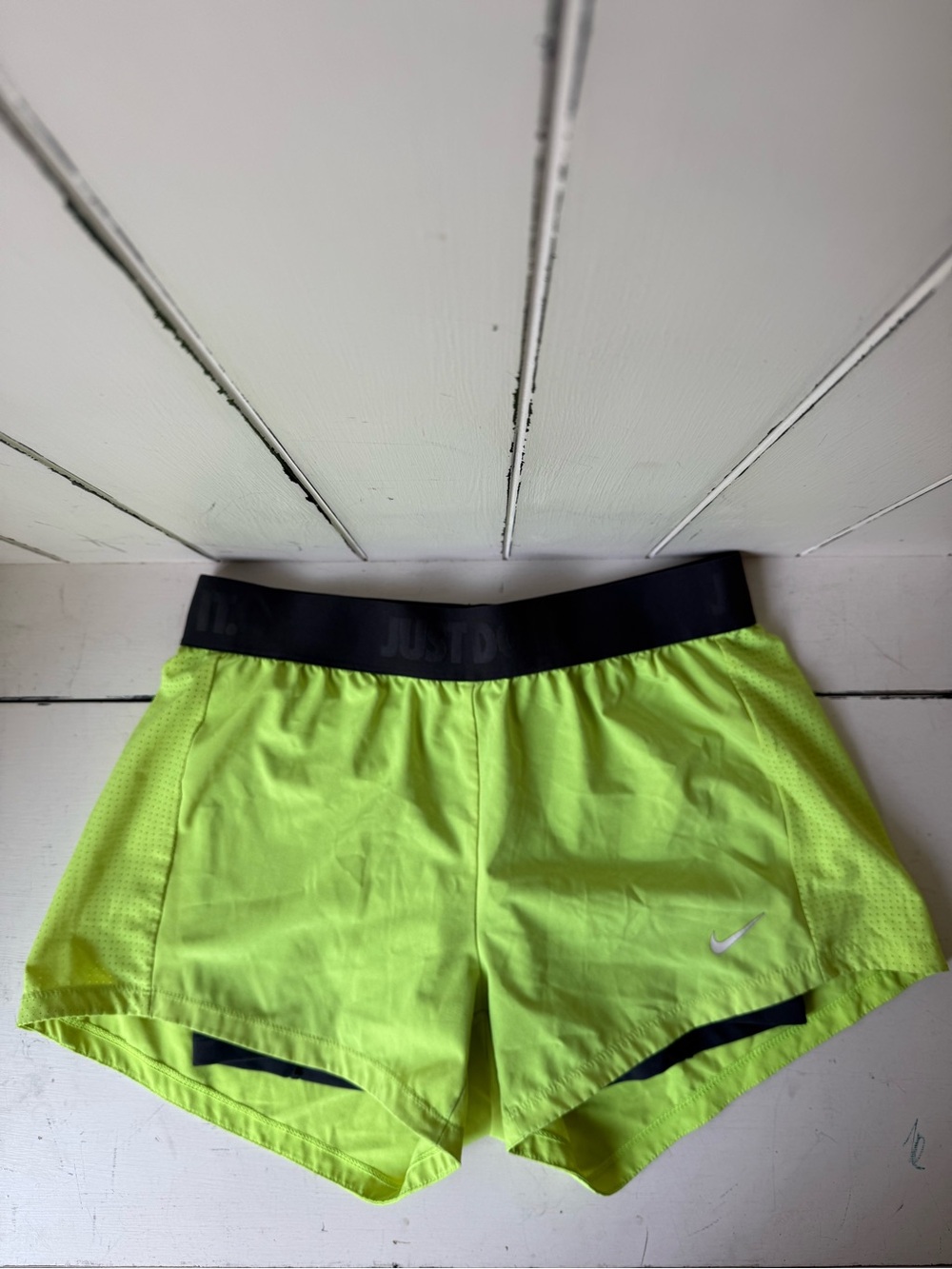 Nike Neon Volt Circuit 2-in-1 Running Shorts S
